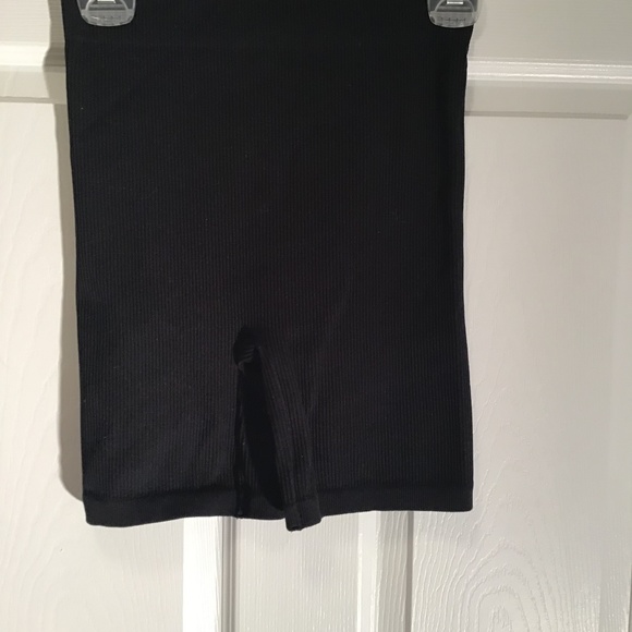 Aritzia Sunday best ribbed shorts - Picture 1 of 2